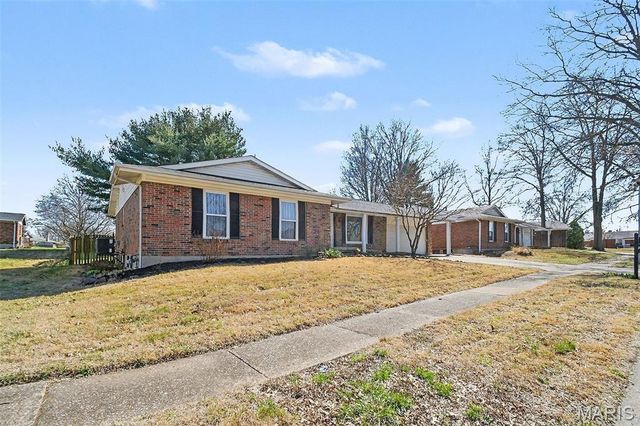 3652 Rosant Court, Florissant, MO 63034