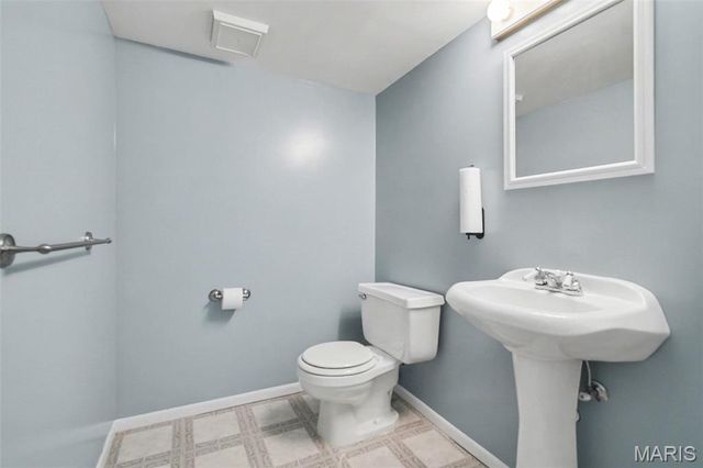 3652 Rosant Court, Florissant, MO 63034