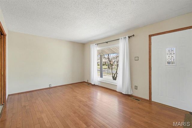 3652 Rosant Court, Florissant, MO 63034