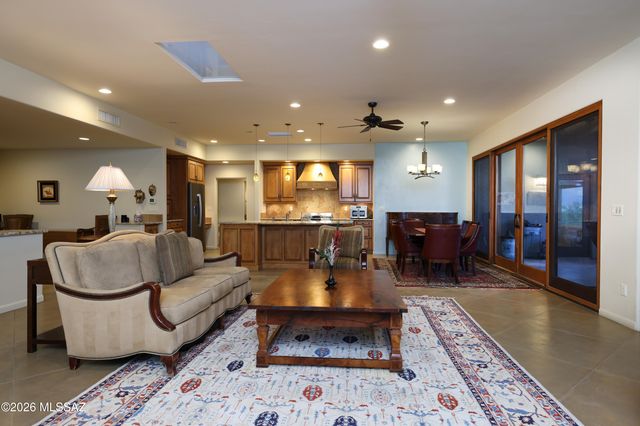 5165 W Paseo Del Campo, Tucson, AZ 85745