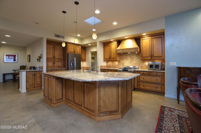 5165 W Paseo Del Campo, Tucson, AZ 85745