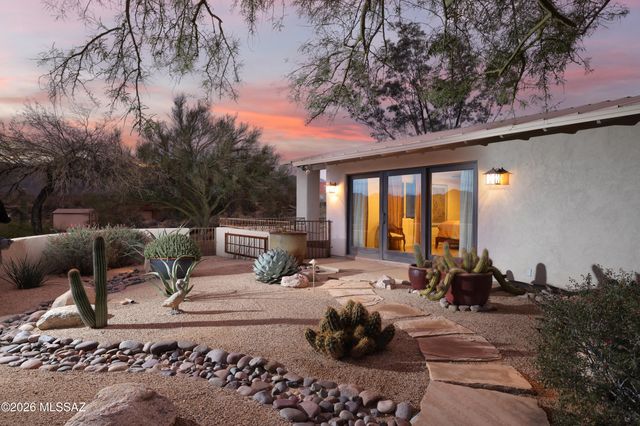 5165 W Paseo Del Campo, Tucson, AZ 85745