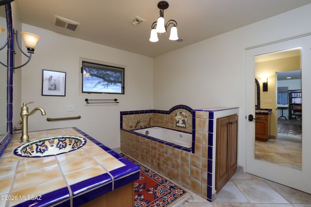 5165 W Paseo Del Campo, Tucson, AZ 85745