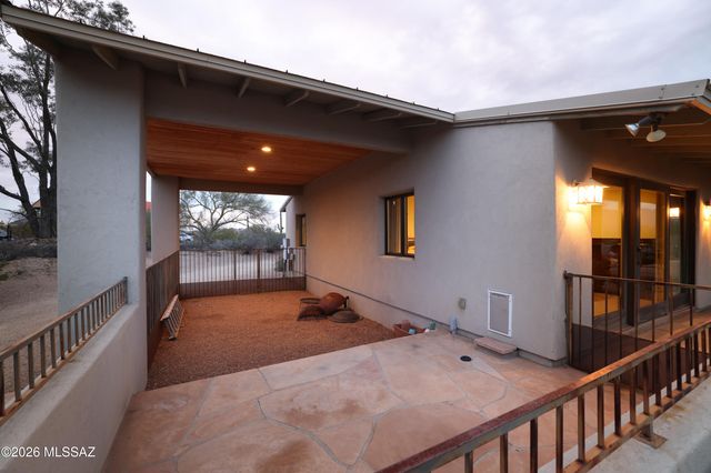 5165 W Paseo Del Campo, Tucson, AZ 85745