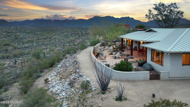5165 W Paseo Del Campo, Tucson, AZ 85745