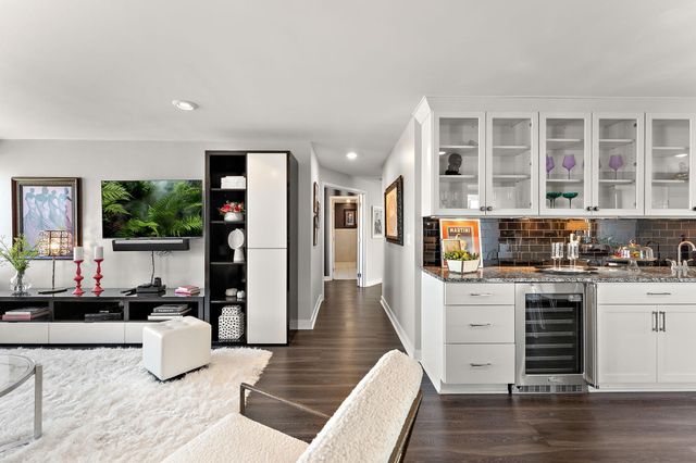 15 S 1st Street A1502, Minneapolis, MN 55401