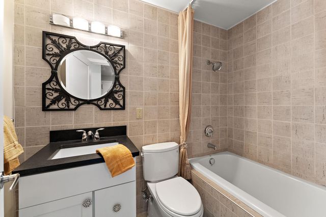 15 S 1st Street A1502, Minneapolis, MN 55401