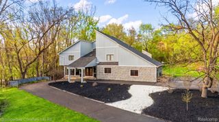 1830 Lone Pine Road, Bloomfield Hills, MI 48302