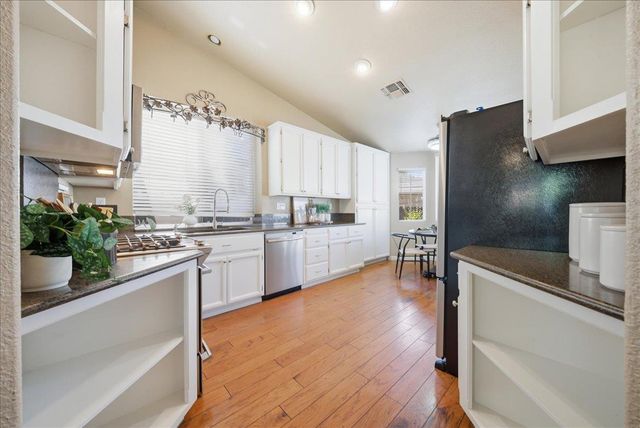 148 Clearwater Ct, Roseville, CA 95678