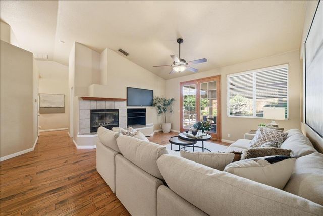 148 Clearwater Ct, Roseville, CA 95678