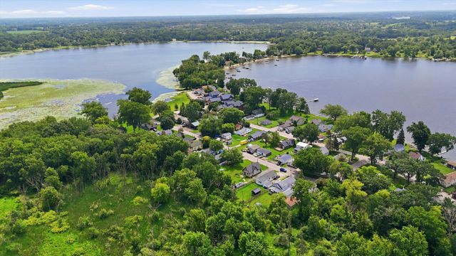 23016 W Lakeview Avenue, Antioch, IL 60002