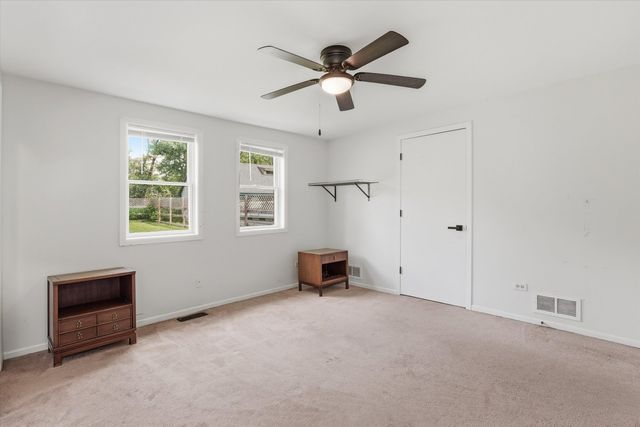 23016 W Lakeview Avenue, Antioch, IL 60002