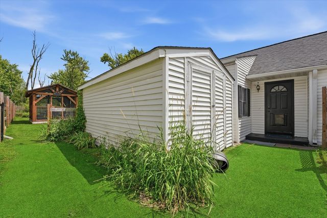 23016 W Lakeview Avenue, Antioch, IL 60002