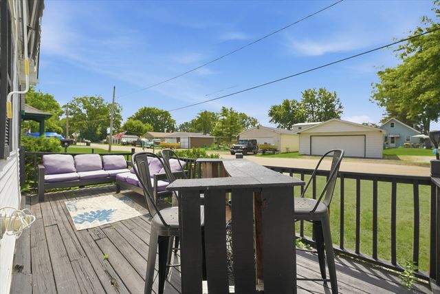 23016 W Lakeview Avenue, Antioch, IL 60002
