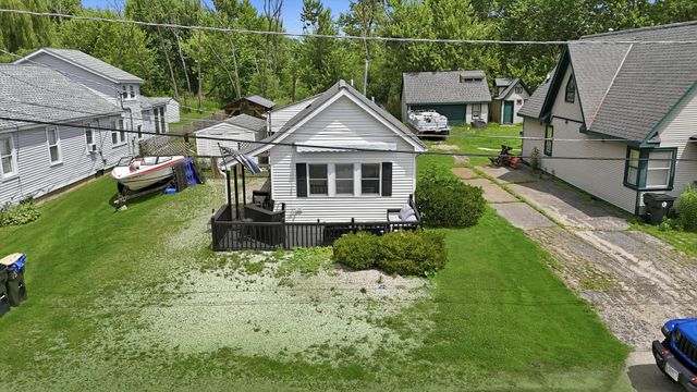 23016 W Lakeview Avenue, Antioch, IL 60002