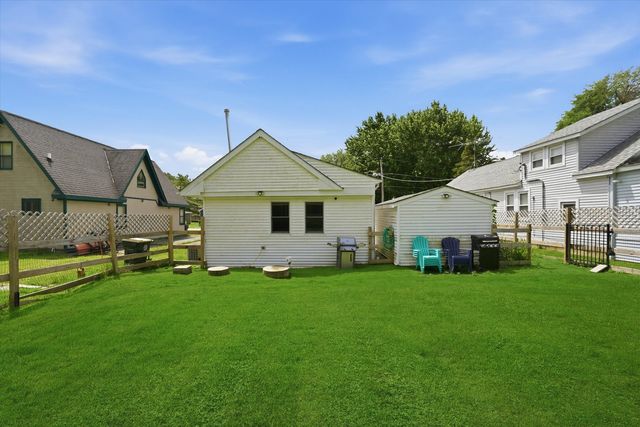 23016 W Lakeview Avenue, Antioch, IL 60002