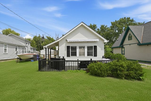 23016 W Lakeview Avenue, Antioch, IL 60002