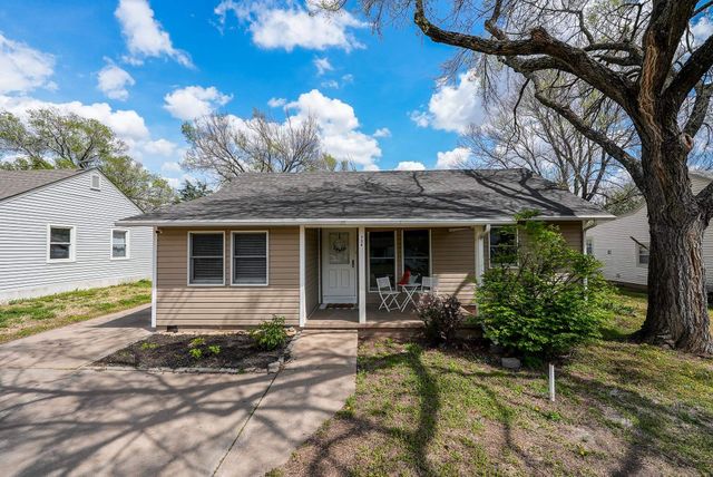 734 S Audrey Dr, El Dorado, KS 67042