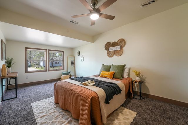 734 S Audrey Dr, El Dorado, KS 67042
