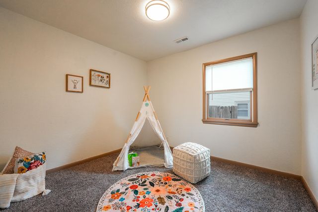 734 S Audrey Dr, El Dorado, KS 67042