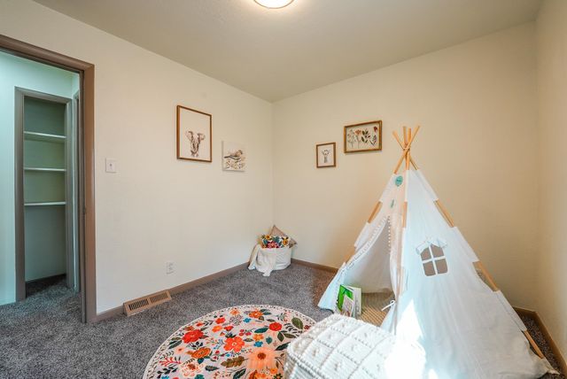 734 S Audrey Dr, El Dorado, KS 67042