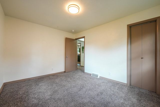 734 S Audrey Dr, El Dorado, KS 67042