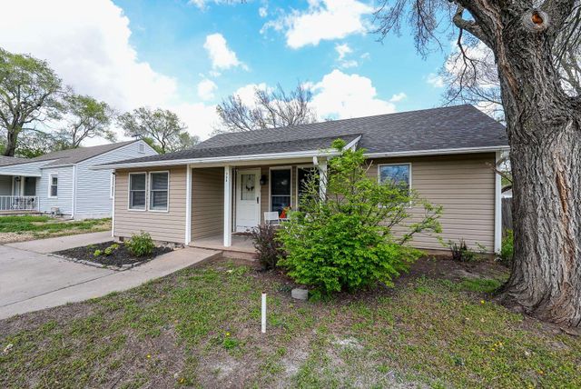 734 S Audrey Dr, El Dorado, KS 67042