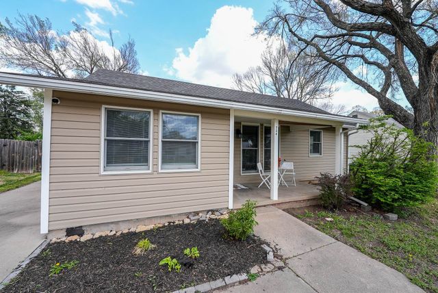 734 S Audrey Dr, El Dorado, KS 67042