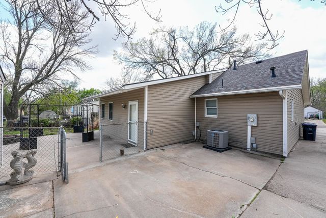 734 S Audrey Dr, El Dorado, KS 67042