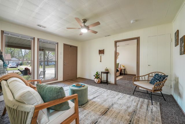 734 S Audrey Dr, El Dorado, KS 67042