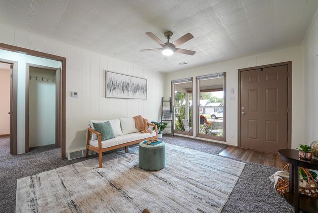 734 S Audrey Dr, El Dorado, KS 67042