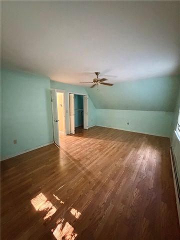 11 Pawtucket Avenue, Bristol, RI 02809
