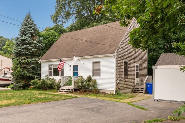 11 Pawtucket Avenue, Bristol, RI 02809