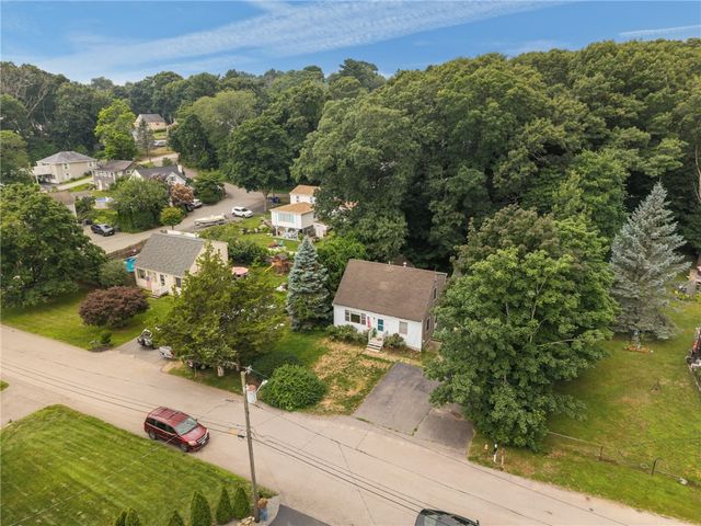 11 Pawtucket Avenue, Bristol, RI 02809