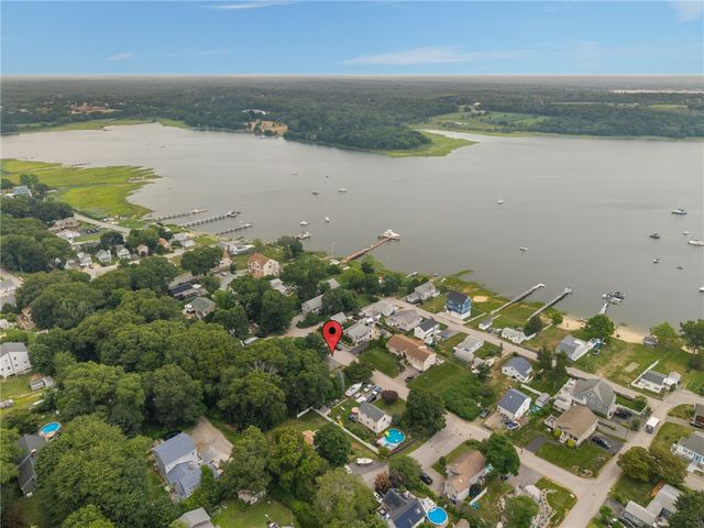 11 Pawtucket Avenue, Bristol, RI 02809