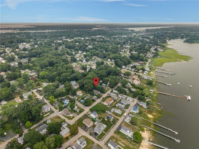 11 Pawtucket Avenue, Bristol, RI 02809