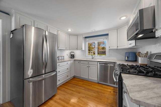 2 Saint Andrews Way, South Yarmouth, MA 02664