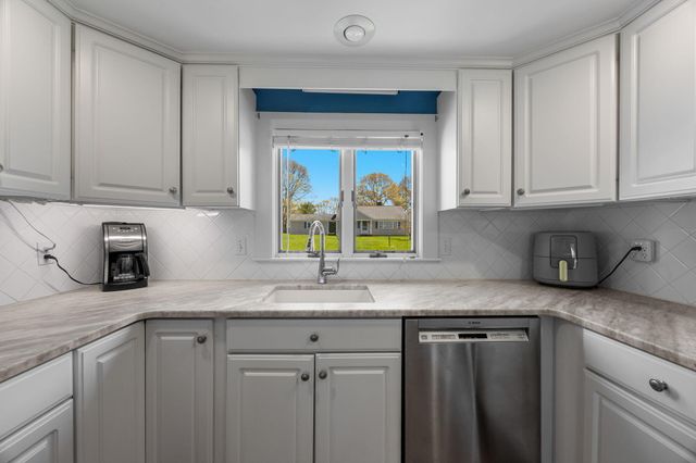2 Saint Andrews Way, South Yarmouth, MA 02664