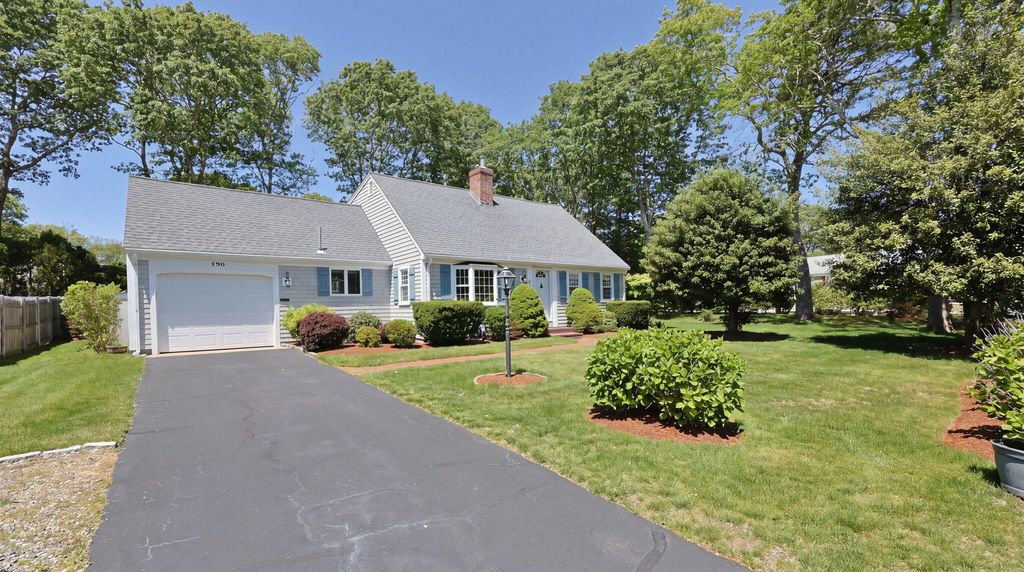 2 Saint Andrews Way, South Yarmouth, MA 02664