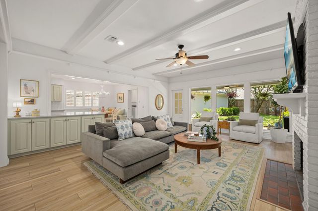 13638 Barryknoll Lane, Houston, TX 77079