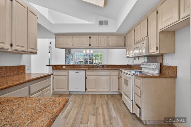 324 Sundance Circle, Palm Desert, CA 92211