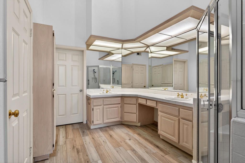 Image 14 of property listing at 324 Sundance Circle, Palm Desert, CA 92211