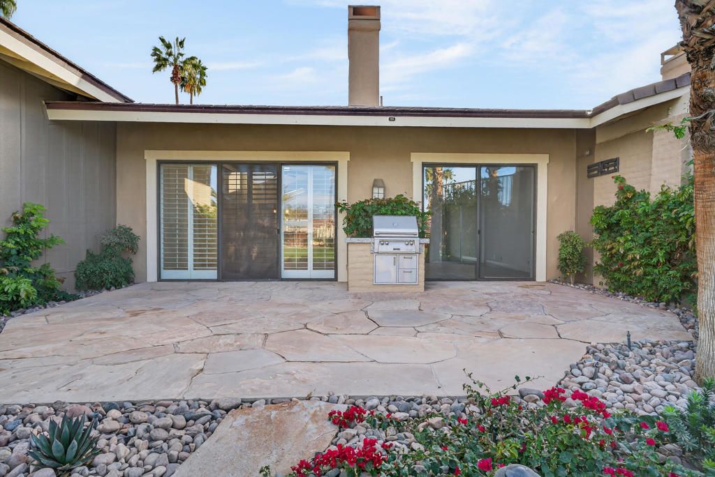 Image 17 of property listing at 324 Sundance Circle, Palm Desert, CA 92211