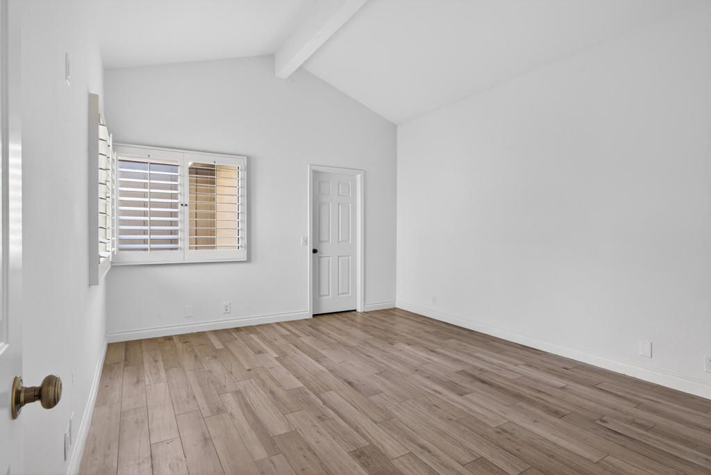 Image 4 of property listing at 324 Sundance Circle, Palm Desert, CA 92211