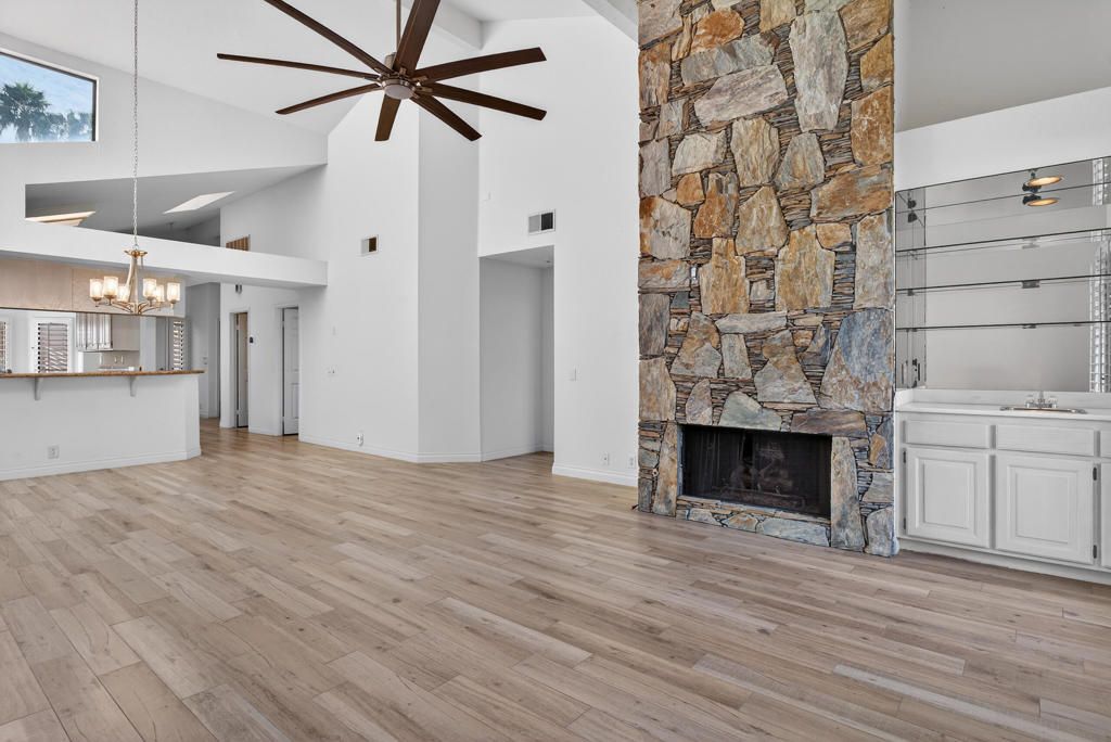 Image 7 of property listing at 324 Sundance Circle, Palm Desert, CA 92211