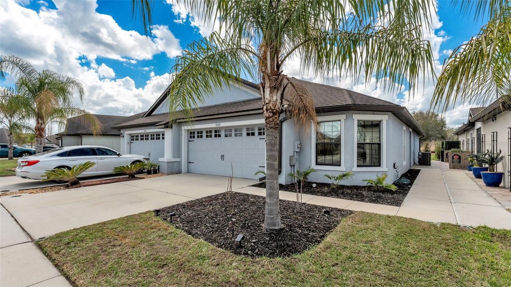 Image 4 of property listing at 5572 MAGGIORE BOULEVARD, Lakeland, FL 33805