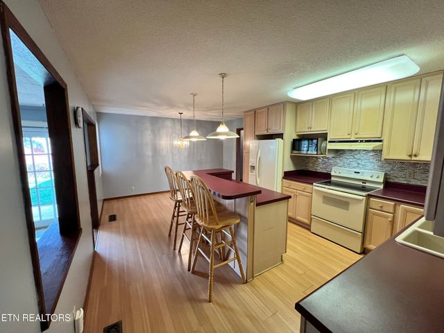 1037 Brantley Drive, Knoxville, TN 37923