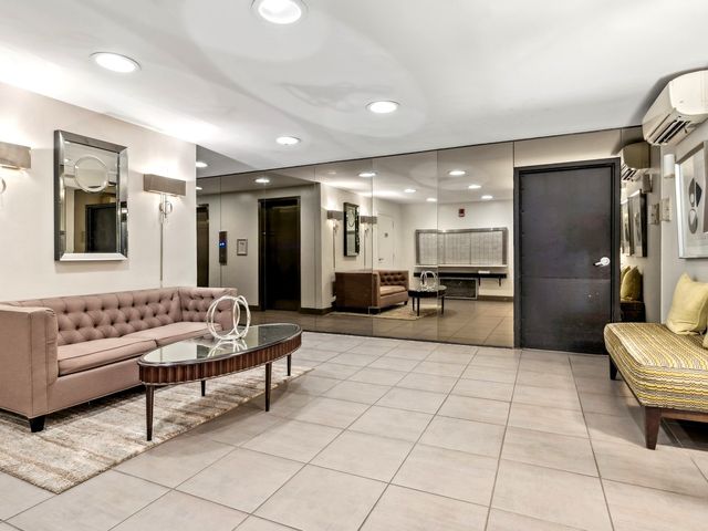 1339 N Dearborn Street 11D, Chicago, IL 60610