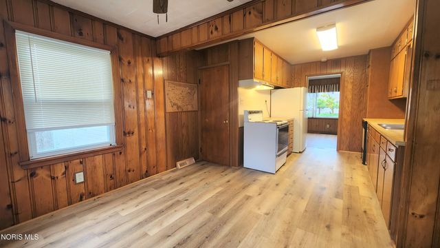 1133 Holgate Avenue, Maumee, OH 43537