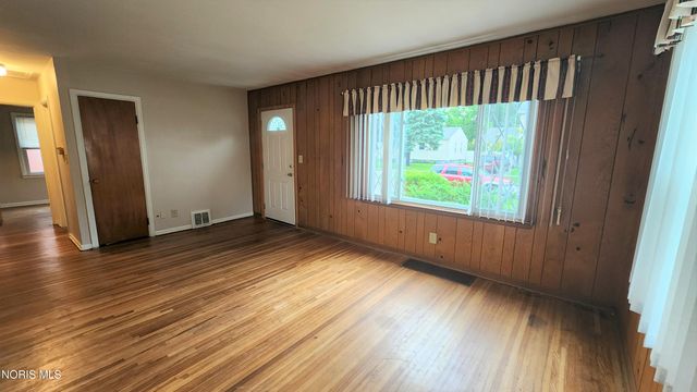 1133 Holgate Avenue, Maumee, OH 43537